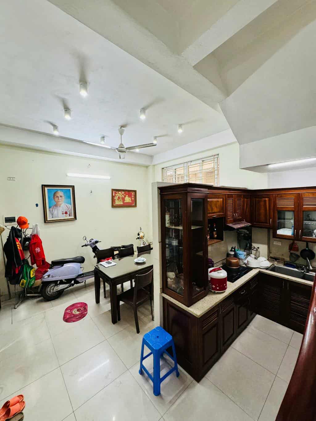 Cần bán nhà Thịnh Quang, thoáng sáng, 5 tầng, 31m2, 9.2 tỷ